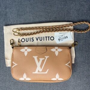Louis Vuitton pochette accessoires SMALL monogram bicolor